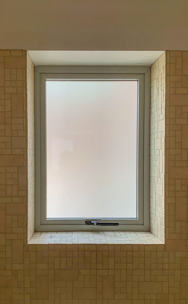 internal picture of alitherm 800 window in a steam room